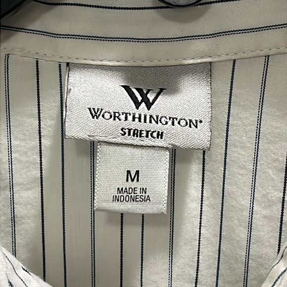 Button down - Picture 3 of 5